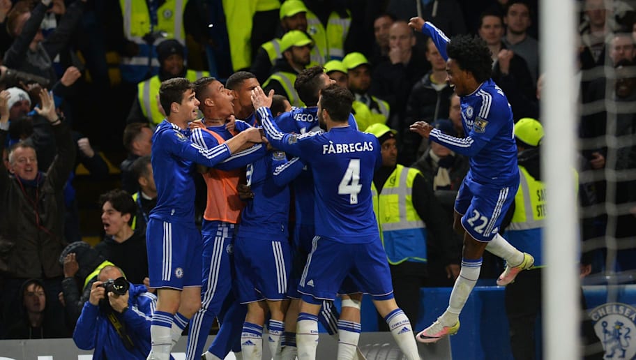 Chelsea 2 2 Spurs Chelsea Hand Leicester City The Title With Epic Comeback Draw Against Tottenham 90min