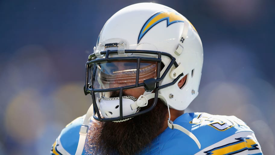 10 Amazing Photos That Will Make You Jealous Of Eric Weddle S