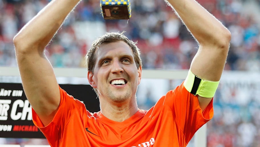 Nba Star Dirk Nowitzki Unsure Of How To Take It When Mistaken For Peter Crouch Crouch Responds 90min