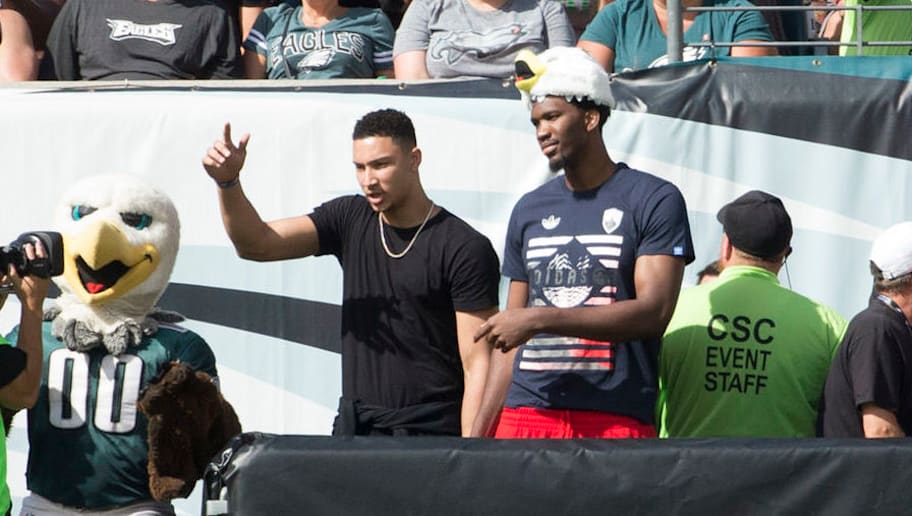 Ben Simmons Joel Embiid Have Hilarious Twitter Commentary During Presidential Debate 12up