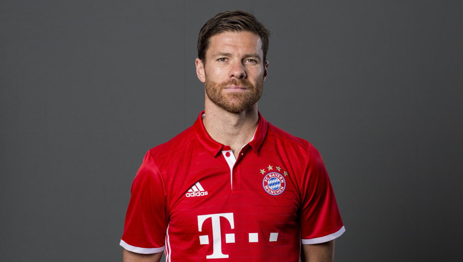 NÓNG: Sau 18 năm thi đấu đỉnh cao, Xabi Alonso quyết định treo giày vào Hè  2017 | 90min