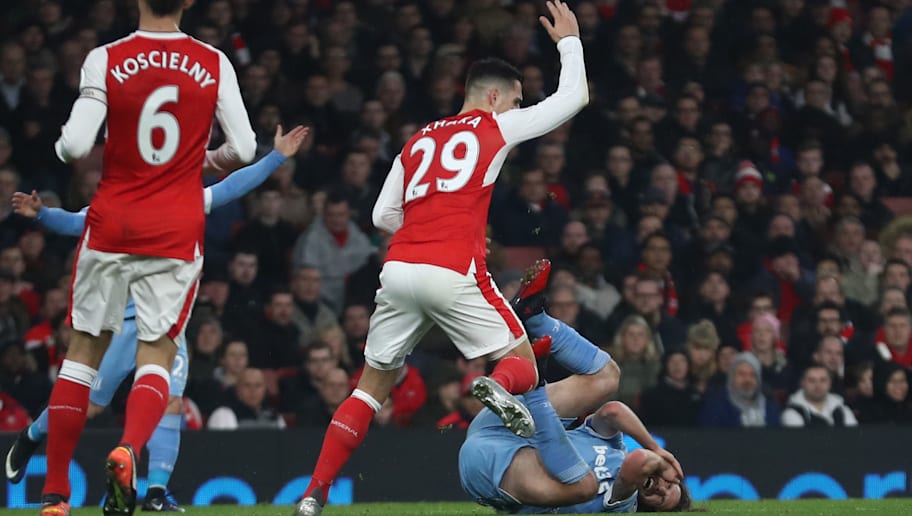 Mean Machines Ranking The 7 Hardest Players In Arsenal S History 90min
