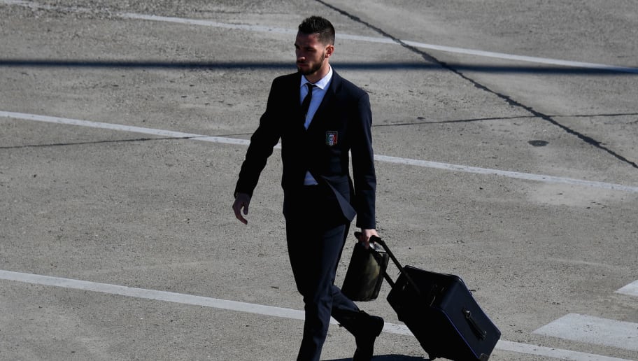 FLORENCE, ITALY - MARCH 27:  Mattia De Sciglio of Italy departs for Amsterdam on March 27, 2017 in Florence, Italy.  (Photo by Claudio Villa/Getty Images)
