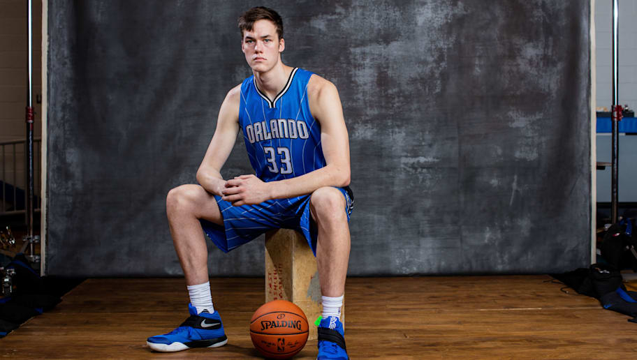 Lakers Sign Young Seven Foot Big Man Dbltap