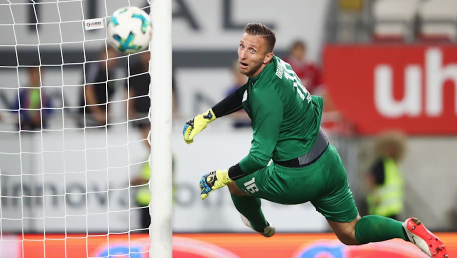 Alex Grimm/GettyImages KAISERSLAUTERN, GERMANY - AUGUST 28: Goalkeeper Jasmin Fejzic of Braunschweig follows the ball fly past the goal during the Second Bundesliga match between 1. FC Kaiserslautern and Eintracht Braunschweig at Fritz-Walter-Stadion on August 28, 2017 in Kaiserslautern, Germany. (Photo by Alex Grimm/Bongarts/Getty Images)