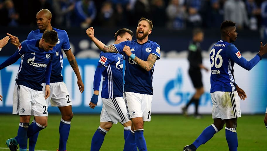 Review | 2:0: Effiziente Schalker schlagen bemühten ...