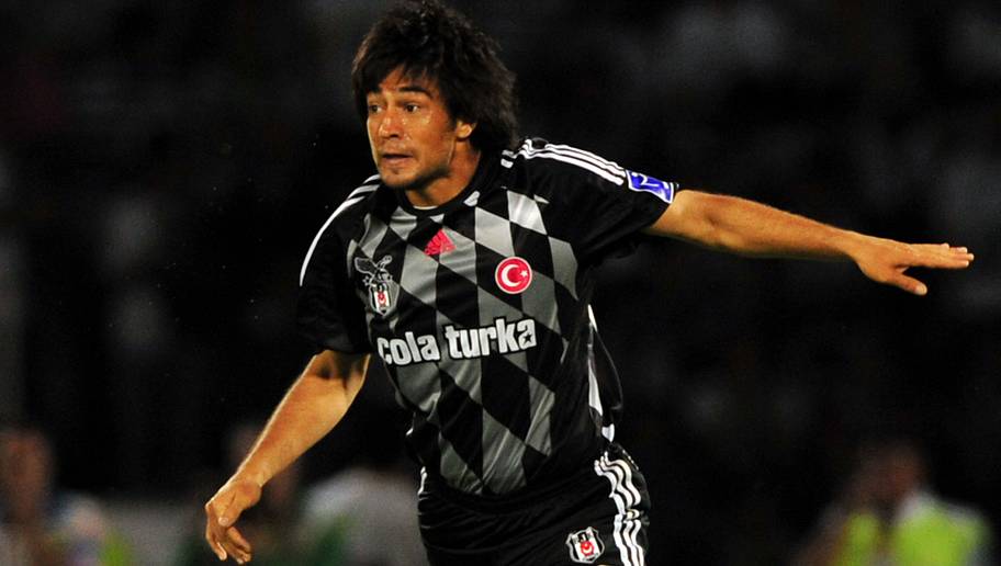 EuroFootball/GettyImages BURSA, TURKEY - MAY 16: Ibrahim Toraman of Besiktas in action during the Super League match between Bursaspor and Besiktas at Ataturk Stadium on May 16, 201o in Bursa, Turkey. (Photo by EuroFootball/Getty Images)