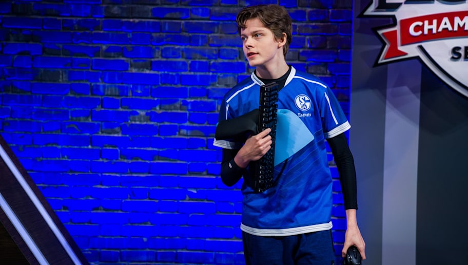 Fc Schalke 04 To Replace Pride And Search For New Jungler Dbltap