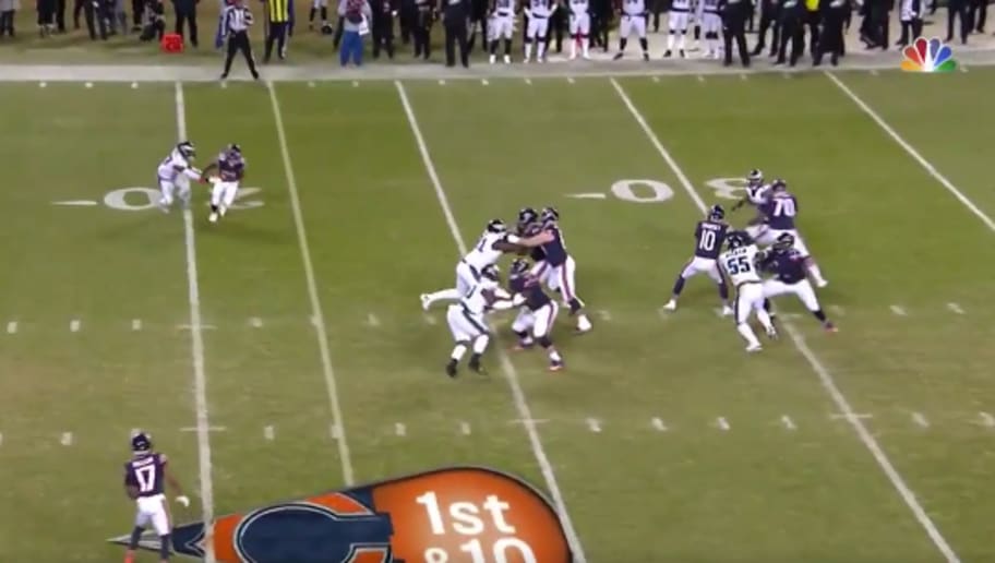 VIDEO: Bears Take Lead on Eagles With Trubisky TD Pass to 