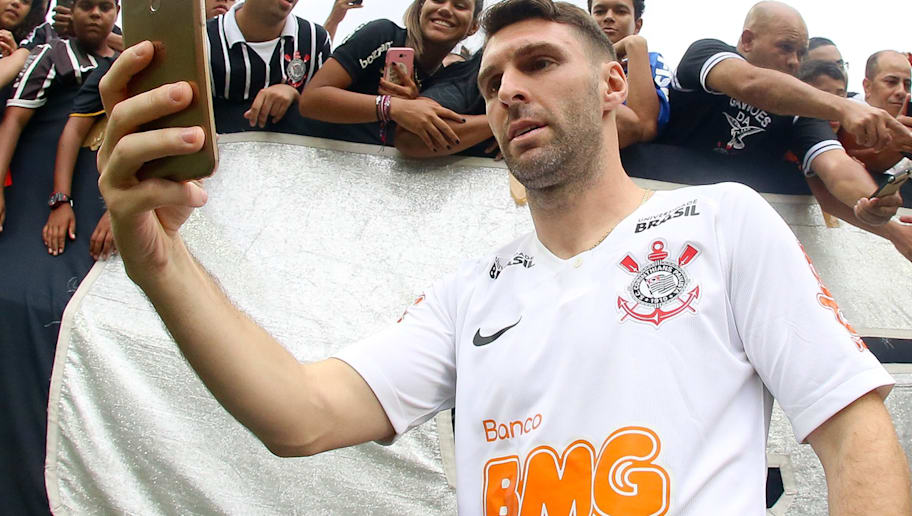 Confira quanto o seu time faturou com patrocínios de camisa no ano passado