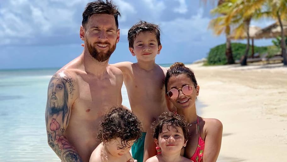 Mas Fotos De Las Vacaciones De Lionel Messi En Familia Playa Jeep Y Desconexion 90min