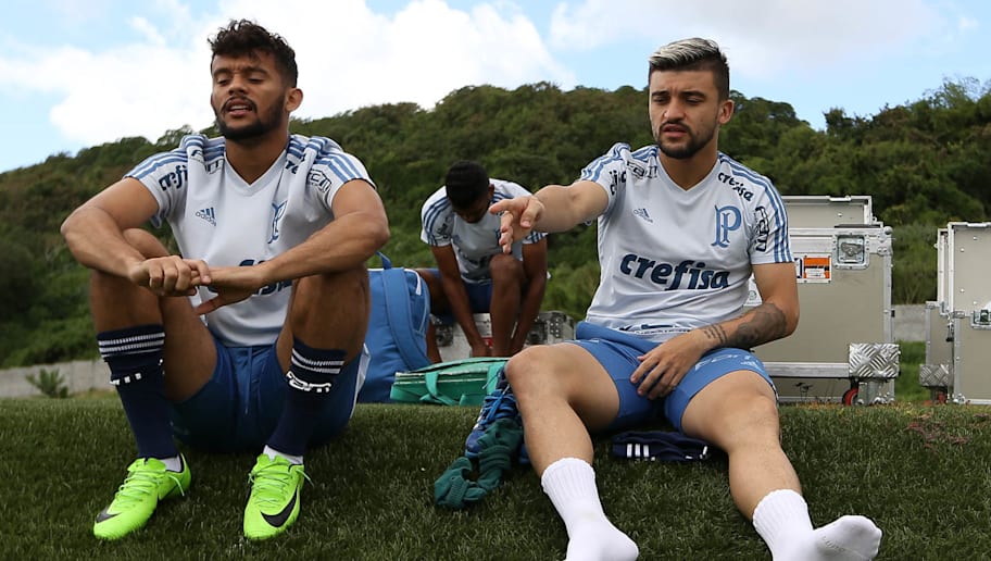 Victor Luís e outros 3 devem deixar o Palmeiras; Luxemburgo tem substituto e prepara negociação