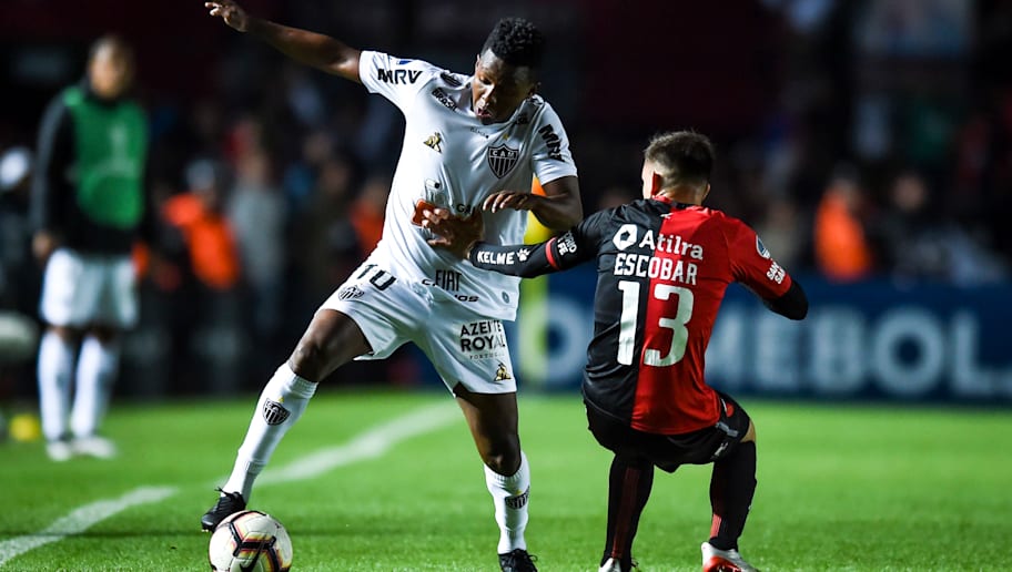 Empresario Poe Cazares Fora Do Galo E Dispara Contra Bolsonaro Ao Falar De Possivel Interesse Corinthiano 90min