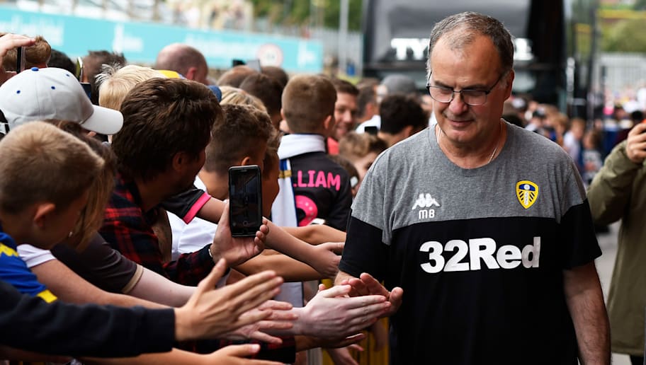 Majestuoso Mural Dedicado A Marcelo Bielsa En Leeds 90min