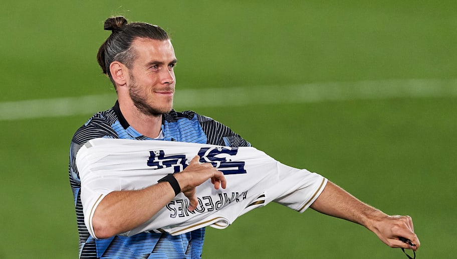 Les Images De Gareth Bale Celebrant Le Titre Font Le Buzz Sur Les Reseaux Sociaux 90min