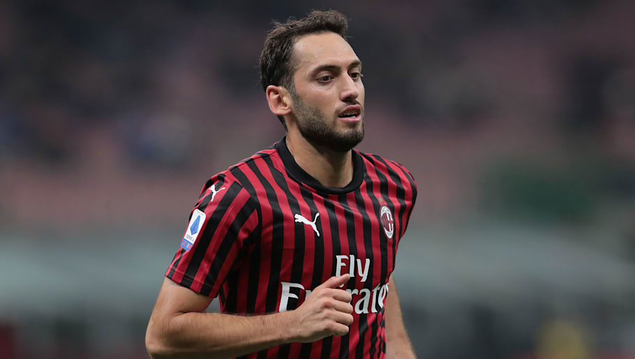 Tak Mau Hengkang Hakan Calhanoglu Dikabarkan Ingin Teken Kontrak Baru Di Ac Milan 90min