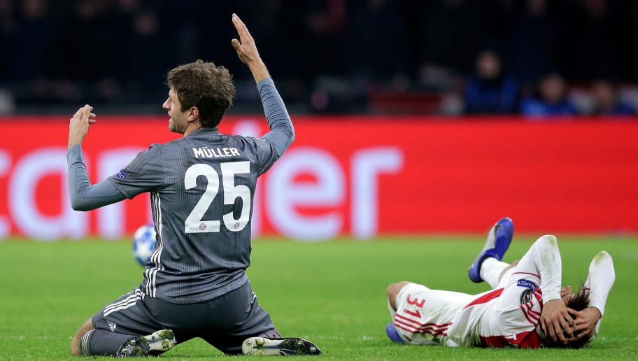 Thomas Muller Tried To Apologise To Nicolas Tagliafico For Red Card Challenge 90min