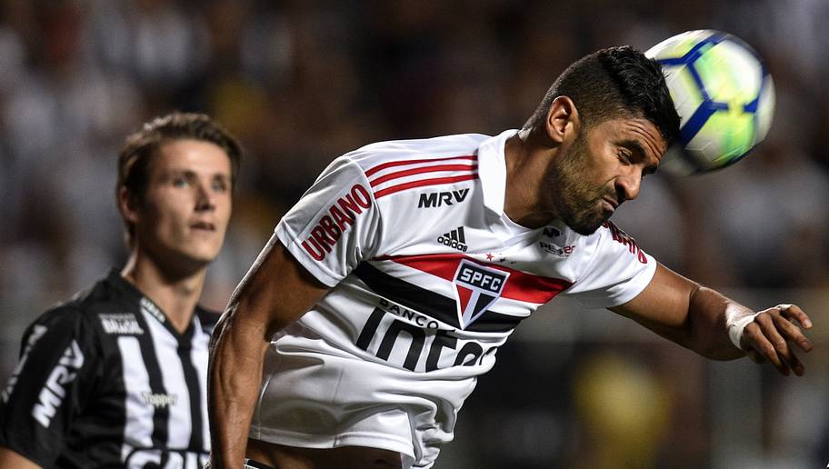 São Paulo deve iniciar treinos sem Gómez e Tréllez no elenco
