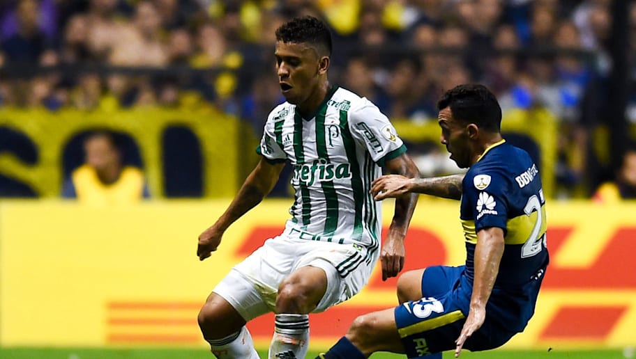Palmeiras nega troca de meia por lateral