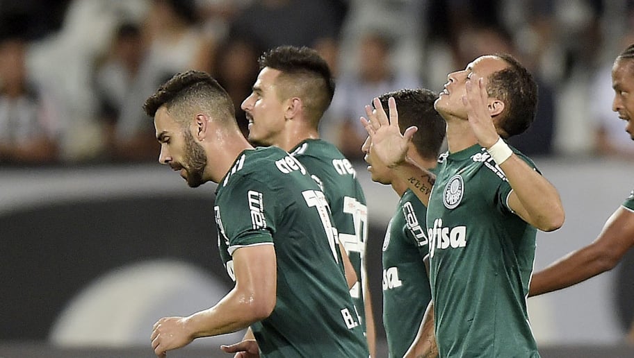 Péssimo negócio! Palmeiras pode ter que pagar R$ 12 milhões no final do ano caso não negocie jogador