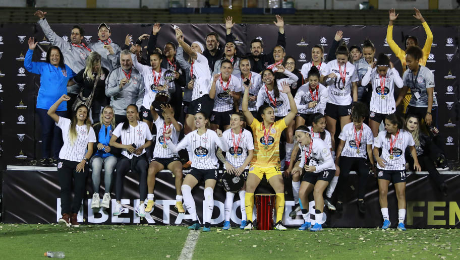 É campeão! Corinthians bate Ferroviária e conquista Libertadores ...