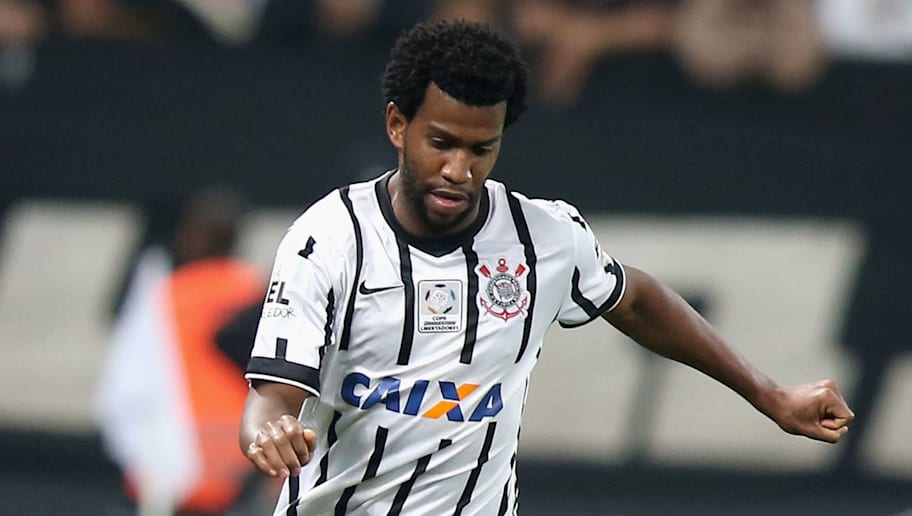 Gil apalavra rescisão amigável e está mais perto de retornar ao timão