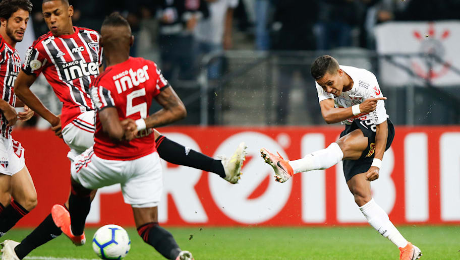 Presidente do Corinthians toma decisão para tentar facilitar venda de Pedrinho