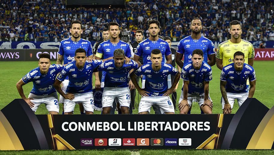 Corinthians inicia negociação para tirar defensor do Cruzeiro; clube mineiro autorizou as tratativas