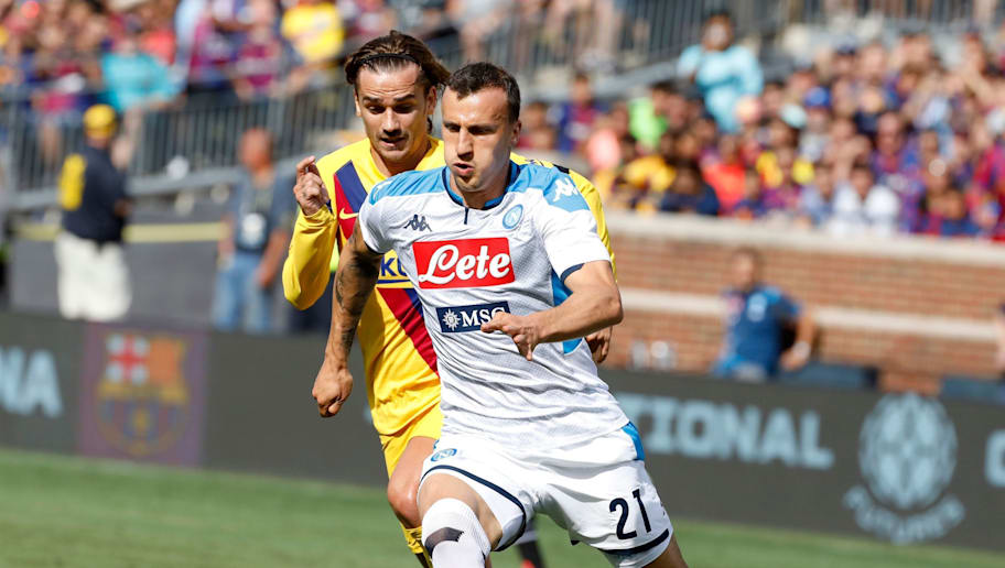 Napoli Chiriches Pronto All Addio Trovato L Accordo Con Il Sassuolo Le Cifre Dell Affare 90min
