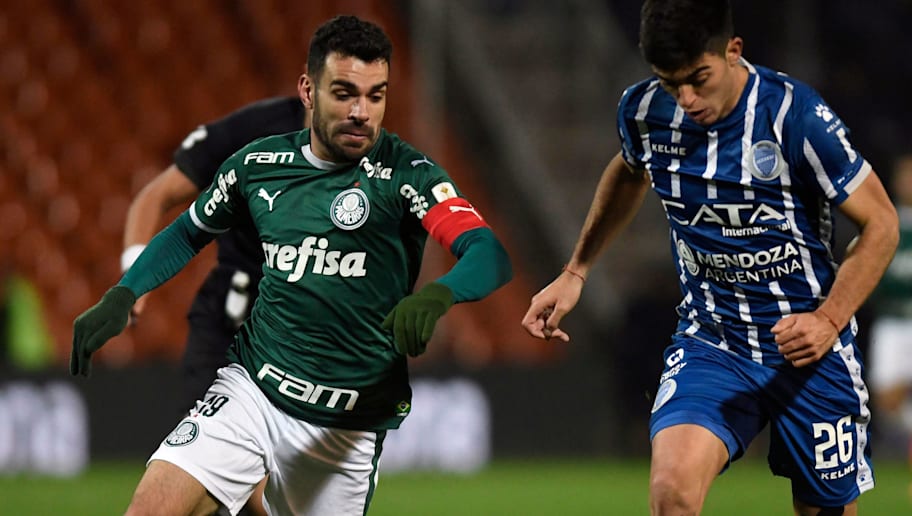 Palmeiras joga na Libertadores para evitar vexame precoce e aumento da crise