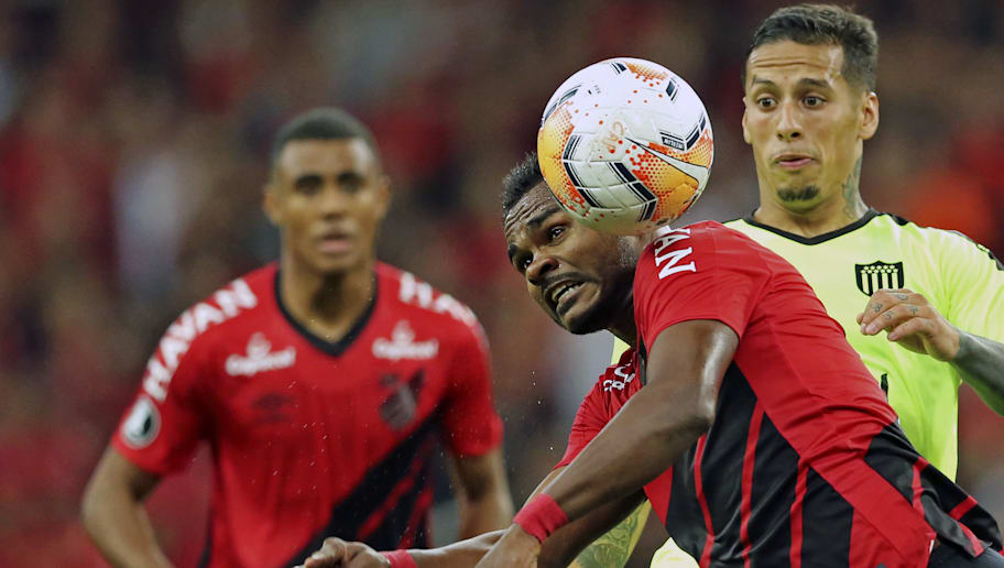 Nikão deixa futuro em aberto; dupla do Brasileirão mostra interesse