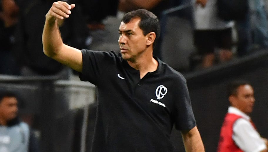 Vai embora? Carille volta a ser alvo do futebol árabe após instabilidade no Corinthians 