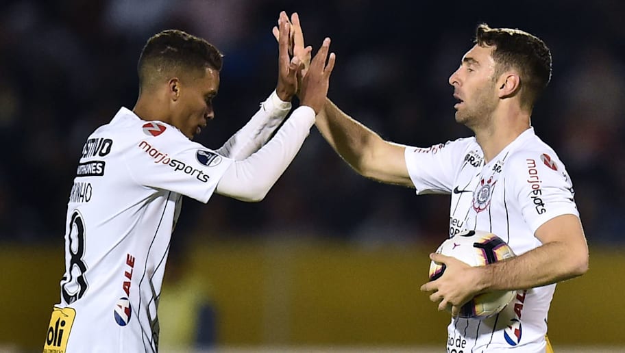 Corinthians começa a decidir futuro de jogadores em último ano de contrato