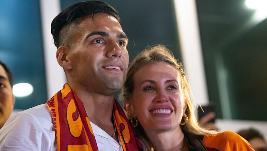 Radamel Falcao Nun Esi Lorelei Taron Dan Taraftar Tepkisine Yanit 90min