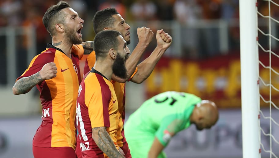 Galatasaray, Bu Sezon Giyeceği Gri Formayı Tanıttı | 90min