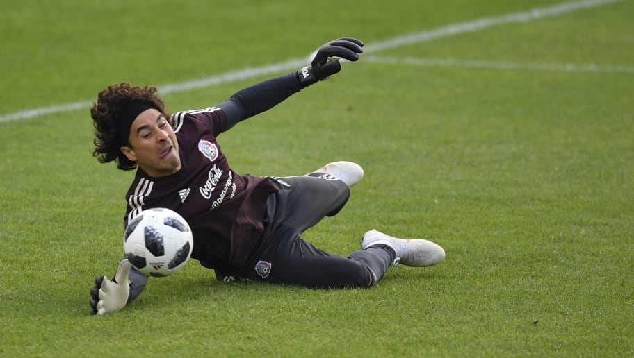 Mexico's goalkeeper Guillermo Ochoa takes part in a training session at FC Strogino Stadium in Moscow on June 12, 2018, ahead of the Russia 2018 football World Cup. (Photo by YURI CORTEZ / AFP)        (Photo credit should read YURI CORTEZ/AFP/Getty Images)