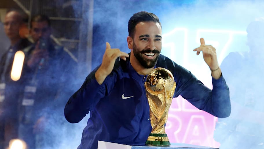 Téléchargement gratuit Images Video Cet Humoriste Se Paye Adil Rami Alors Qu Il Est Dans La le plus cool salutations