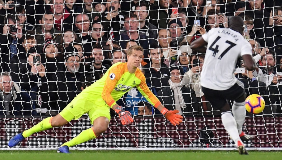 Aboubakar Kamara,Jonas Lossl