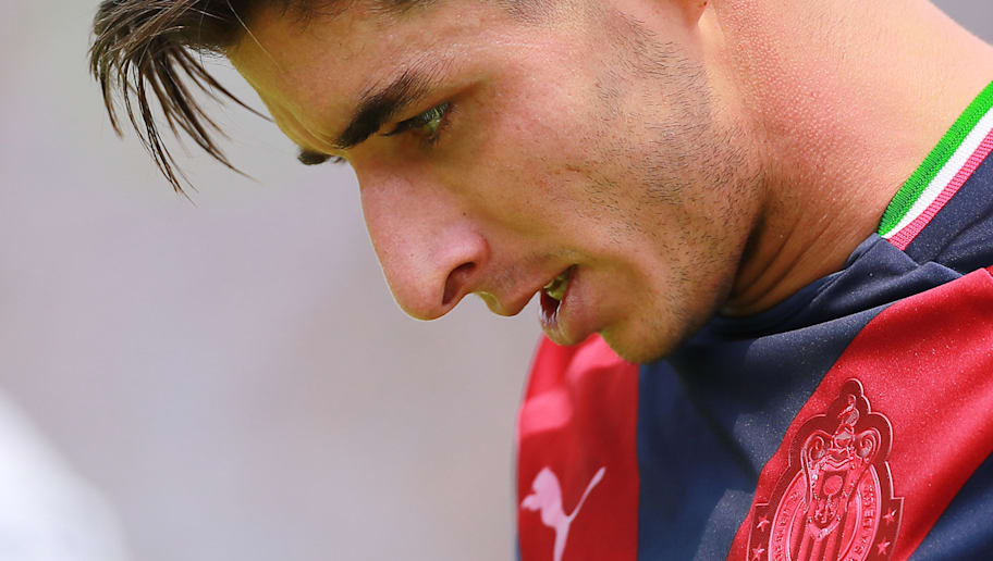 Isaác Brizuela expresa su dolor por la mala situación de Chivas