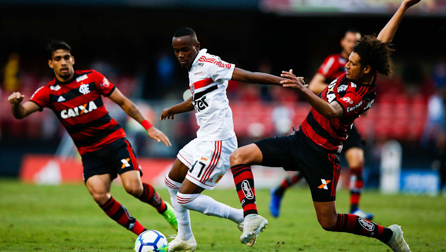 Flamengo e São Paulo disputam contratação de zagueiro ...