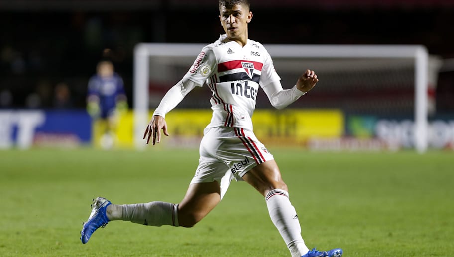 [OPINIÃO]: São Paulo ou Santos?: quem levou vantagem na troca de Vitor Bueno por Raniel?