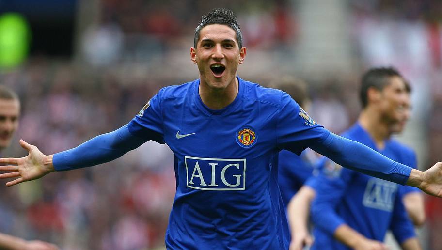 SUNDERLAND, ENGLAND - APRIL 11: Federico Macheda of Manchester United celebrates scoring his team's second goal during the Barclays Premier League match between Sunderland and Manchester United at The Stadium of Light on April 11, 2009 in Sunderland, England. (Photo by Alex Livesey/Getty Images)