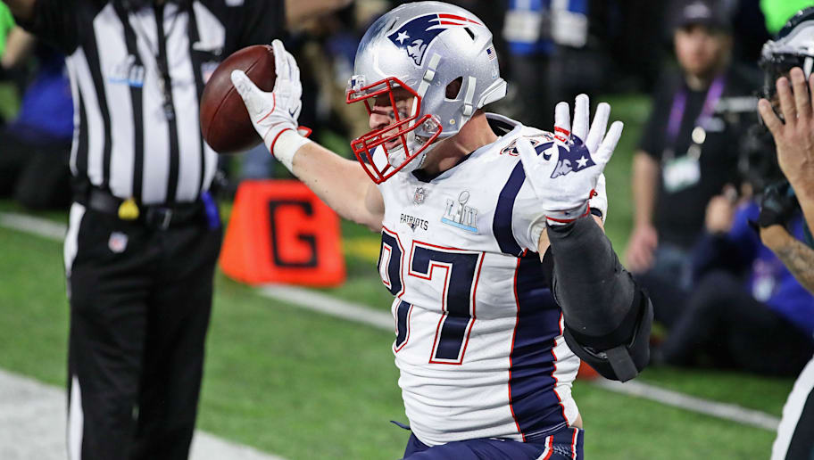 REPORT: Gronk Expected to Land New Contract With Pats | 12up