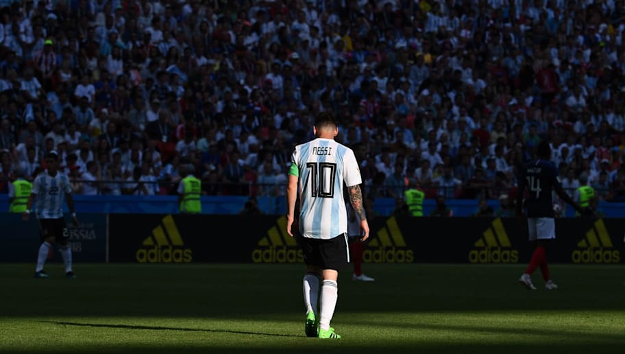 Serie A Side Consider Move For Lionel Messi To Reignite Long Standing Rivalry With Cristiano Ronaldo 90min