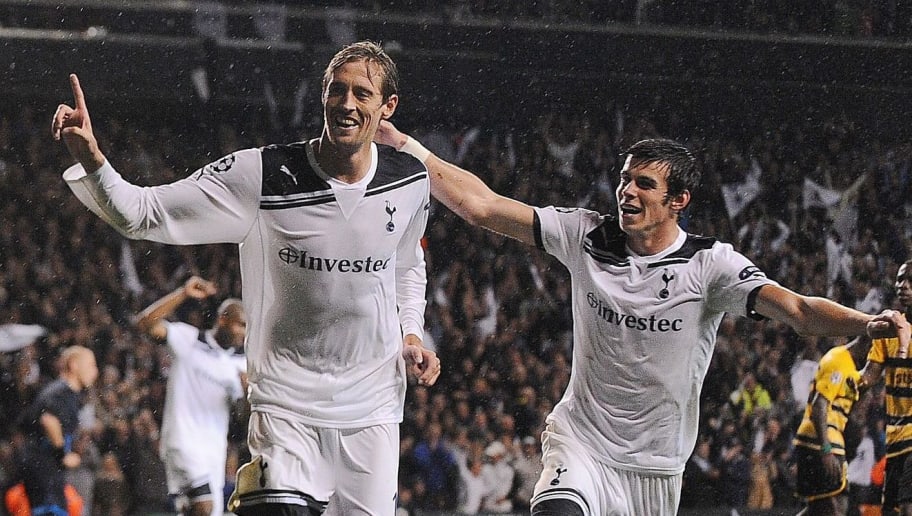 CARL DE SOUZA/GettyImages Tottenham's Peter Crouch (L) and Gareth