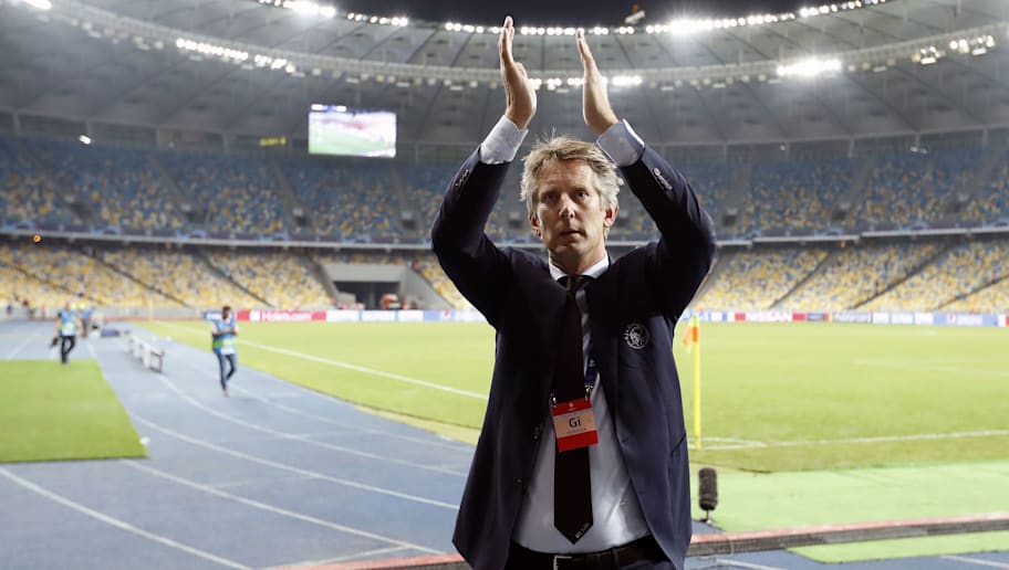 manchester united legend edwin van der sar predicts  difficult