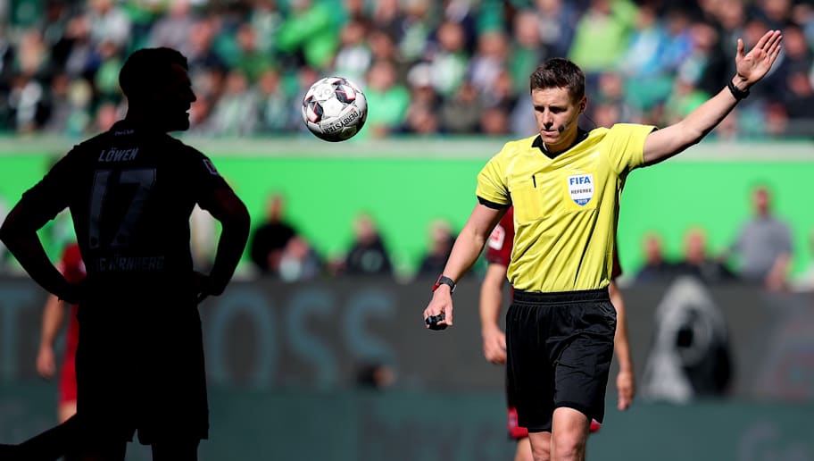Das Sind Die Rekord Schiedsrichter Der Bundesliga German Site