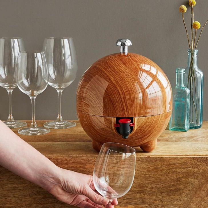609350_holiday_gadgets_wine_dispenser.jpg Wine dispenser