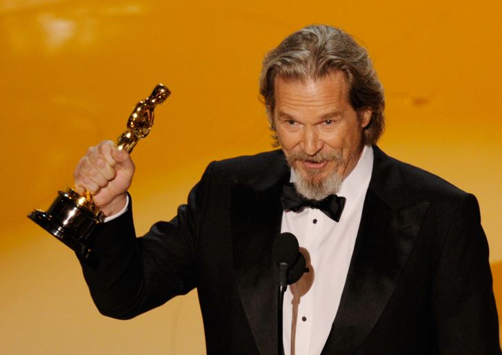 Jeff Bridges accepts his Oscar in 2010.