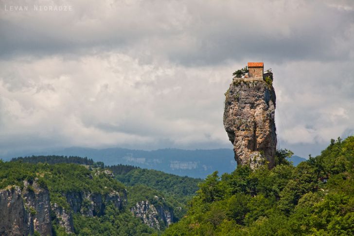 katskhi pillar in georgia